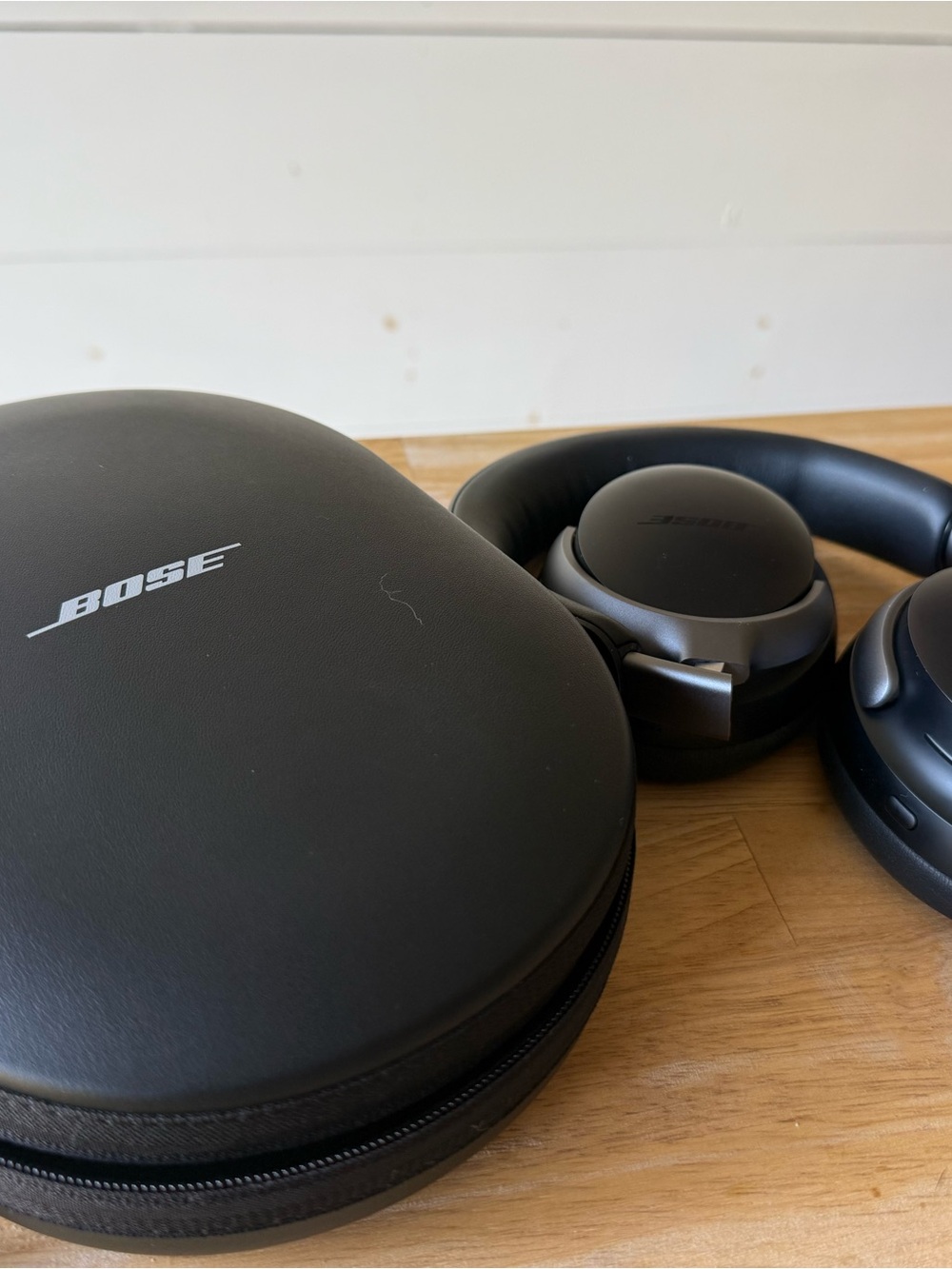 Bose Over-Ear Wireless Headphones with Carry Case — Black